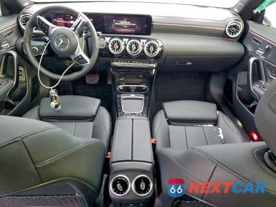 Zdjęcie 8 z 11 samochodu: 2025 MERCEDES-BENZ CLA 250 4MATIC VIN:W1K5J4HB6SN508985 - miniatura