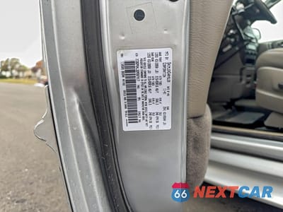 Zdjęcie 10 z 10 samochodu: 2002 CHRYSLER TOWN & COUNTRY LIMITED VIN:2C8GP64L32R587917 - miniatura