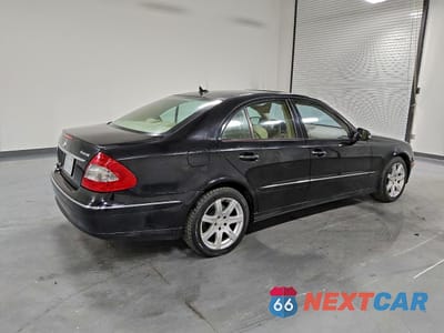 Trzecie zdjęcie samochodu z tyłu: 2008 MERCEDES-BENZ E 350 4MATIC VIN:WDBUF87X58B338090 - miniatura