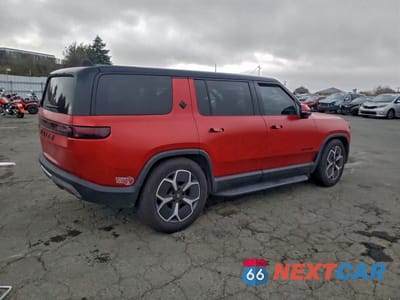 Trzecie zdjęcie samochodu z tyłu: 2024 RIVIAN R1S ADVENTURE VIN:7PDSGCBA1RN029852 - miniatura