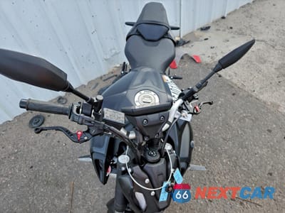 Piąte zdjęcie samochodu w środku: 2024 YAMAHA MT07 VIN:JYARM32E3RA011177 - miniatura