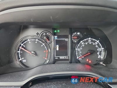 Zdjęcie 9 z 13 samochodu: 2021 TOYOTA 4RUNNER SR5 VIN:JTEEU5JR9M5243539 - miniatura