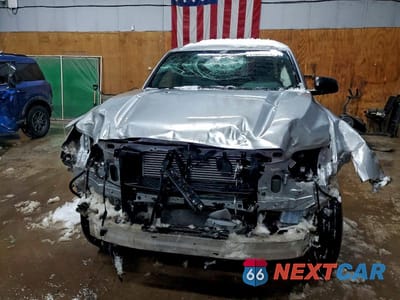 Piąte zdjęcie samochodu w środku: 2024 TOYOTA TACOMA XTRACAB VIN:3TYJDAHN2RT008095 - miniatura