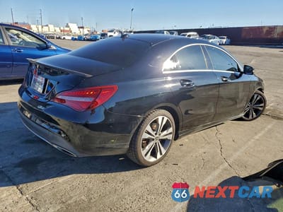 Trzecie zdjęcie samochodu z tyłu: 2019 MERCEDES-BENZ CLA 250 VIN:WDDSJ4EB4KN772245 - miniatura