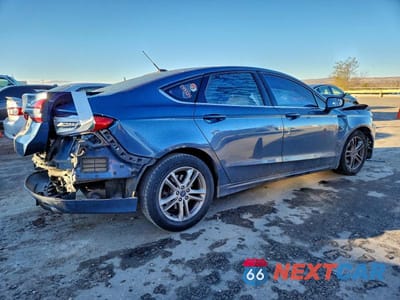 Trzecie zdjęcie samochodu z tyłu: 2018 FORD FUSION SE VIN:3FA6P0H76JR104278 - miniatura