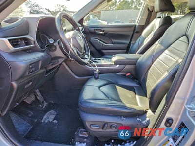 Zdjęcie 7 z 15 samochodu: 2021 TOYOTA HIGHLANDER XLE VIN:5TDGZRAH8MS521161 - miniatura