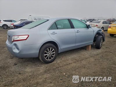 Trzecie zdjęcie samochodu z tyłu: 2011 TOYT CAMRY HYB VIN:4T1BB3EK0BU139454 - miniatura