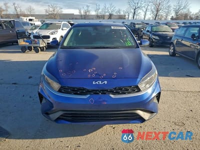 Piąte zdjęcie samochodu w środku: 2023 KIA FORTE LX VIN:3KPF24AD1PE579692 - miniatura