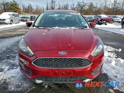 Piąte zdjęcie samochodu w środku: 2017 FORD FOCUS SEL VIN:1FADP3H24HL250913 - miniatura