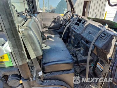 Piąte zdjęcie samochodu w środku: 2024 JOHN DEERE XUV835R UTILITY VEHICLE VIN:1M0835MDHRM070280 - miniatura