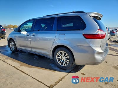 Drugie zdjęcie samochodu z przodu: 2016 TOYOTA SIENNA XLE 8-PASSENGER VIN:5TDYK3DC2GS711905 - miniatura