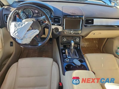 Zdjęcie 8 z 15 samochodu: 2014 VOLKSWAGEN TOUAREG V6 TDI VIN:WVGEP9BP3ED013868 - miniatura
