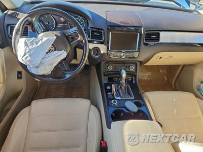 Zdjęcie 8 z 15 samochodu: 2014 VOLKSWAGEN TOUAREG V6 TDI VIN:WVGEP9BP3ED013868 - miniatura