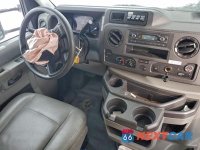 Zdjęcie 8 z 14 samochodu: 2022 FORD E350 BOX TRUCK VIN:1FDWE3FN7NDC11840 - miniatura