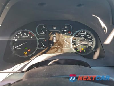 Zdjęcie 9 z 12 samochodu: 2018 TOYOTA TUNDRA CREWMAX 1794 VIN:5TFAY5F19JX711621 - miniatura