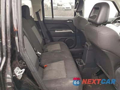 Zdjęcie 11 z 14 samochodu: 2008 JEEP PATRIOT SPORT VIN:1J8FF28W18D778351 - miniatura