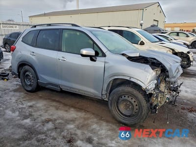 Czwarte zdjęcie samochodu z boku: 2020 SUBARU FORESTER PREMIUM VIN:JF2SKEDCXLH417427 - miniatura