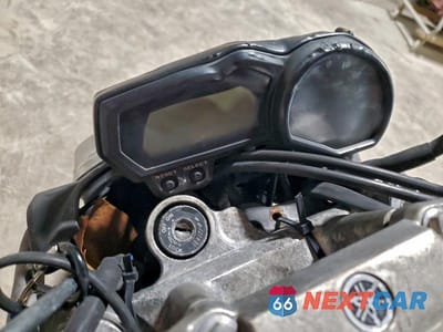 Zdjęcie 7 z 8 samochodu: 2009 YAMAHA FZ6 SHG VIN:JYARJ13E69A007118 - miniatura