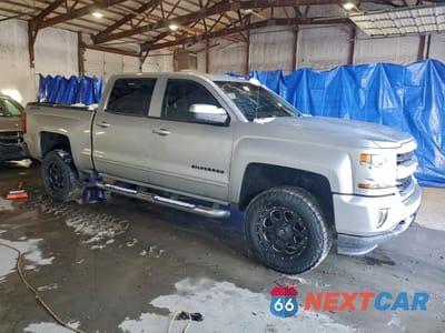 Czwarte zdjęcie samochodu z boku: 2017 CHEVROLET SILVERADO K1500 LT VIN:3GCUKREC6HG437088 - miniatura