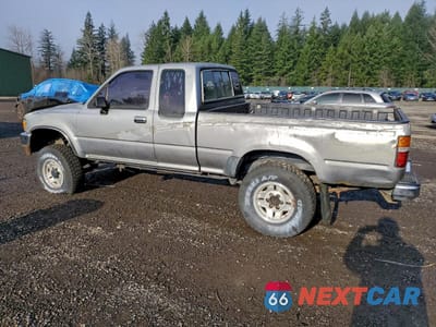 Drugie zdjęcie samochodu z przodu: 1993 TOYOTA PICKUP 1/2 TON EXTRA LONG WHEELBASE DX VIN:4TAVN13D9PZ138701 - miniatura