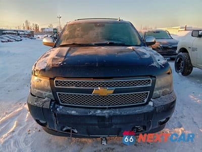 Piąte zdjęcie samochodu w środku: 2011 CHEVROLET SUBURBAN K1500 LTZ VIN:1GNSKKE36BR101034 - miniatura