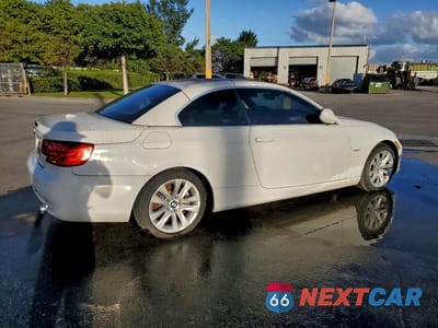 Trzecie zdjęcie samochodu z tyłu: 2011 BMW 335 I VIN:WBADX7C50BE261001 - miniatura