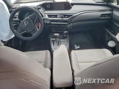 Zdjęcie 8 z 12 samochodu: 2019 LEXUS UX 250H VIN:JTHU9JBH8K2017912 - miniatura