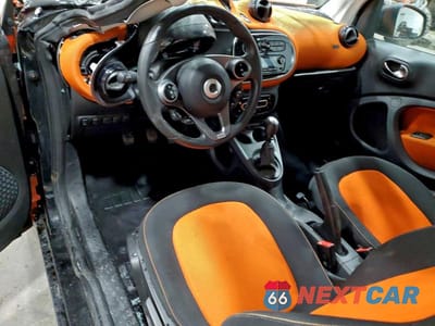 Zdjęcie 8 z 12 samochodu: 2016 SMART FORTWO VIN:WMEFJ5DA9GK080065 - miniatura