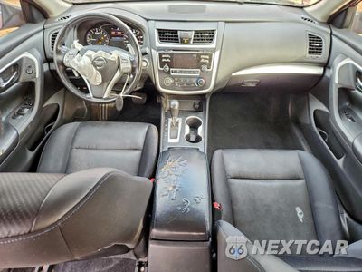 Zdjęcie 8 z 15 samochodu: 2017 NISSAN ALTIMA 2.5 VIN:1N4AL3AP4HC126225 - miniatura