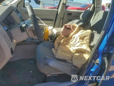 Zdjęcie 7 z 13 samochodu: 2008 FORD ESCAPE XLS VIN:1FMCU02Z38KC69537 - miniatura