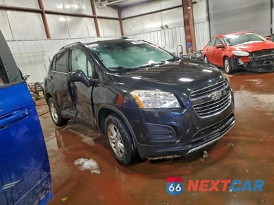 Czwarte zdjęcie samochodu z boku: 2016 CHEVROLET TRAX 1LT VIN:KL7CJPSB4GB551335 - miniatura