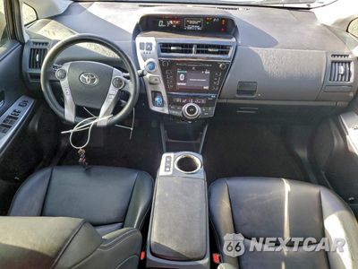 Zdjęcie 8 z 15 samochodu: 2017 TOYOTA PRIUS V VIN:JTDZN3EU1HJ071025 - miniatura