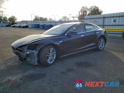 2014 TESLA MODEL S 5YJSA1S10EFP55756 - główne zdjęcie licytacji z USA - miniatura