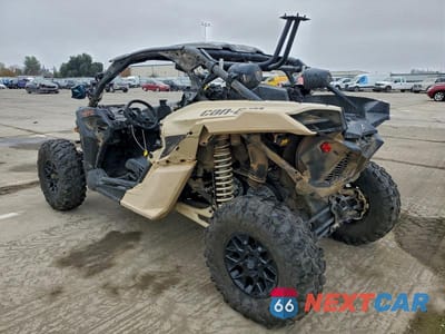 Trzecie zdjęcie samochodu z tyłu: 2023 CAN-AM MAVERICK DS UTILITY VEHICLE VIN:3JBVGAY26PE000179 - miniatura