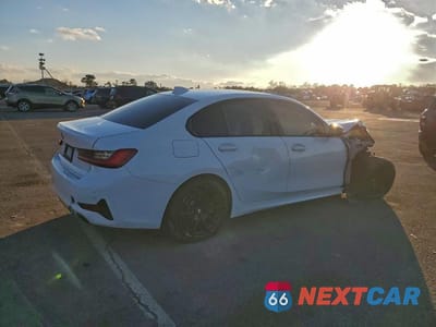 Trzecie zdjęcie samochodu z tyłu: 2021 BMW 330XI VIN:3MW5R7J02M8B96499 - miniatura