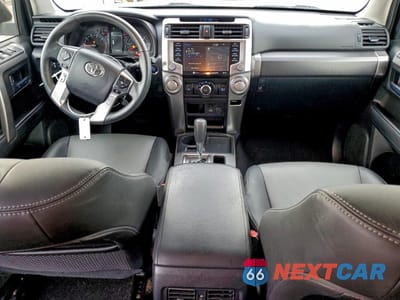 Zdjęcie 8 z 15 samochodu: 2021 TOYOTA 4RUNNER SR5 VIN:JTEFU5JR4M5240455 - miniatura
