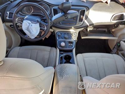 Zdjęcie 8 z 12 samochodu: 2015 CHRYSLER 200 LIMITED VIN:1C3CCCAB9FN619170 - miniatura