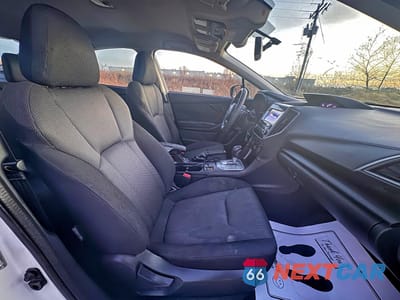 Piąte zdjęcie samochodu w środku: 2021 SUBARU IMPREZA PREMIUM VIN:4S3GKAV62M3600227 - miniatura