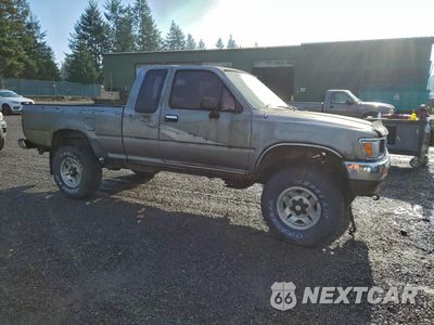 Czwarte zdjęcie samochodu z boku: 1993 TOYOTA PICKUP 1/2 TON EXTRA LONG WHEELBASE DX VIN:4TAVN13D9PZ138701 - miniatura