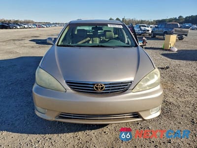 Piąte zdjęcie samochodu w środku: 2005 TOYOTA CAMRY LE VIN:4T1BF30K65U590341 - miniatura