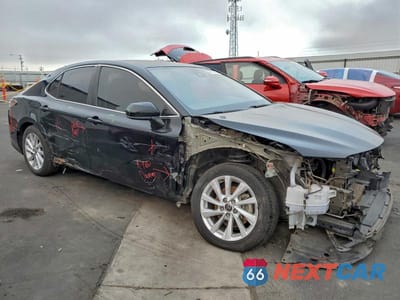 Czwarte zdjęcie samochodu z boku: 2021 TOYOTA CAMRY LE VIN:4T1C11AKXMU453553 - miniatura