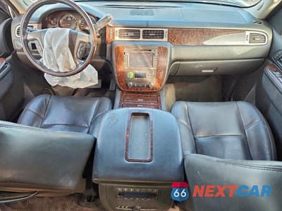 Zdjęcie 8 z 13 samochodu: 2013 GMC YUKON DENALI VIN:1GKS2EEF3DR311781 - miniatura