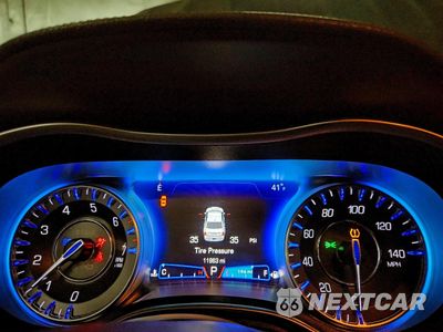 Zdjęcie 9 z 12 samochodu: 2020 CHRYSLER 300 TOURING VIN:2C3CCARG1LH233724 - miniatura