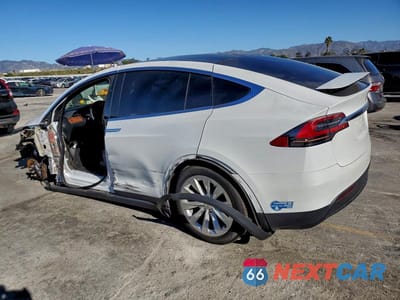 Drugie zdjęcie samochodu z przodu: 2021 TESLA MODEL X VIN:5YJXCDE24MF321599 - miniatura