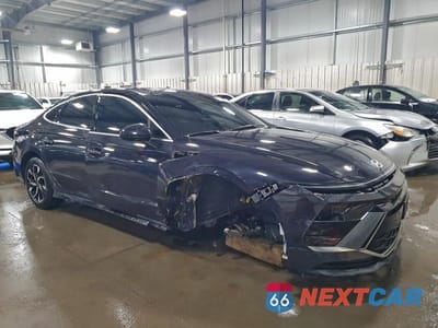Czwarte zdjęcie samochodu z boku: 2025 HYUNDAI SONATA SEL VIN:KMHL64JA7SA486423 - miniatura