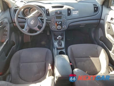 Zdjęcie 8 z 13 samochodu: 2012 KIA FORTE EX VIN:KNAFU4A21C5595032 - miniatura