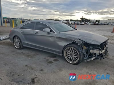 Czwarte zdjęcie samochodu z boku: 2013 MERCEDES-BENZ CLS 550 VIN:WDDLJ7DB0DA061143 - miniatura