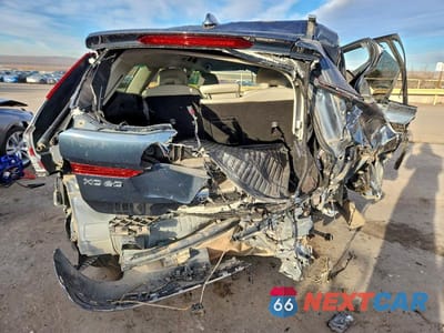 Zdjęcie 6 z 12 samochodu: 2023 VOLVO XC60 ULTIMATE VIN:YV4062RA5P1364390 - miniatura