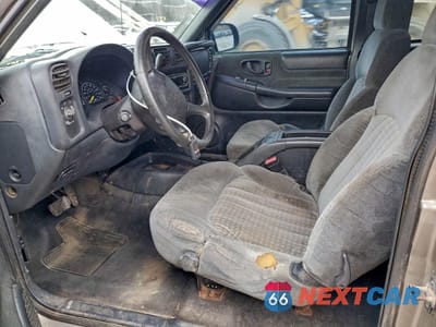 Zdjęcie 7 z 14 samochodu: 2001 CHEVROLET S TRUCK S10 VIN:1GCCT19W618113052 - miniatura