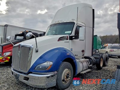 Drugie zdjęcie samochodu z przodu: 2015 KENWORTH T680 SEMI TRUCK VIN:1XKYD49X7FJ452212 - miniatura